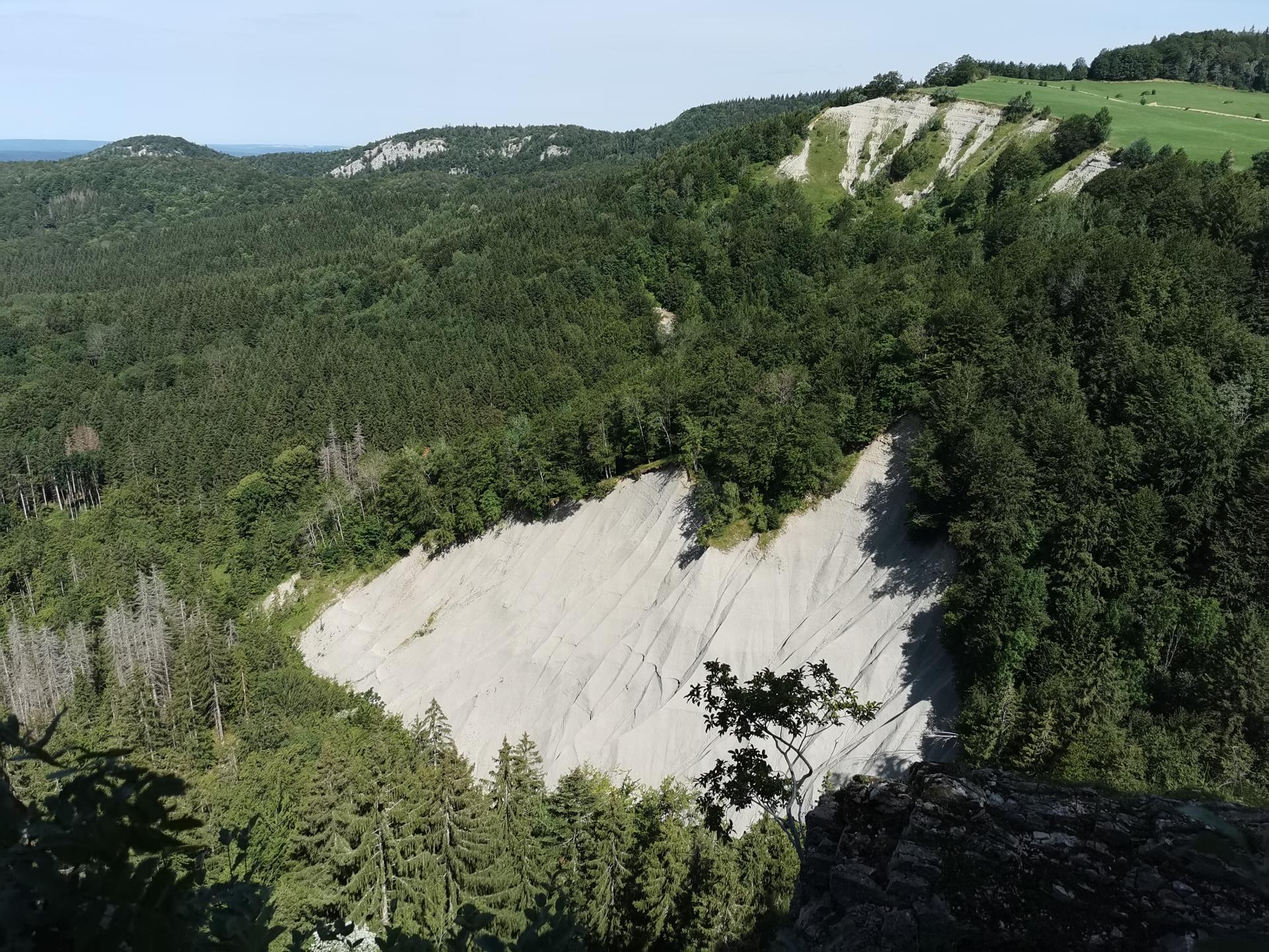 Foncines-le-Haut - Les deux versants de la vallée