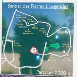 Butte de Suin, Sentier des Pierres à Légendes (2 km)