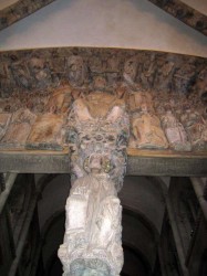 Saint Jacques sous le portique de la gloire