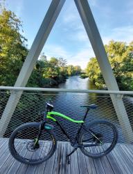 Passerelle sur la Sioule au départ