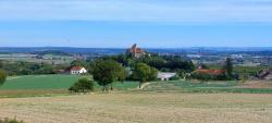 Vue sur le château de Montfan(d)