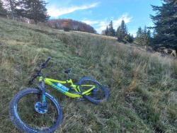 Pale de Toch, viser la trouée dans les arbres au fond