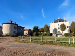 Petit château à Vézelin
