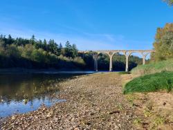Bord de Loire et le Viaduc de Chessieux