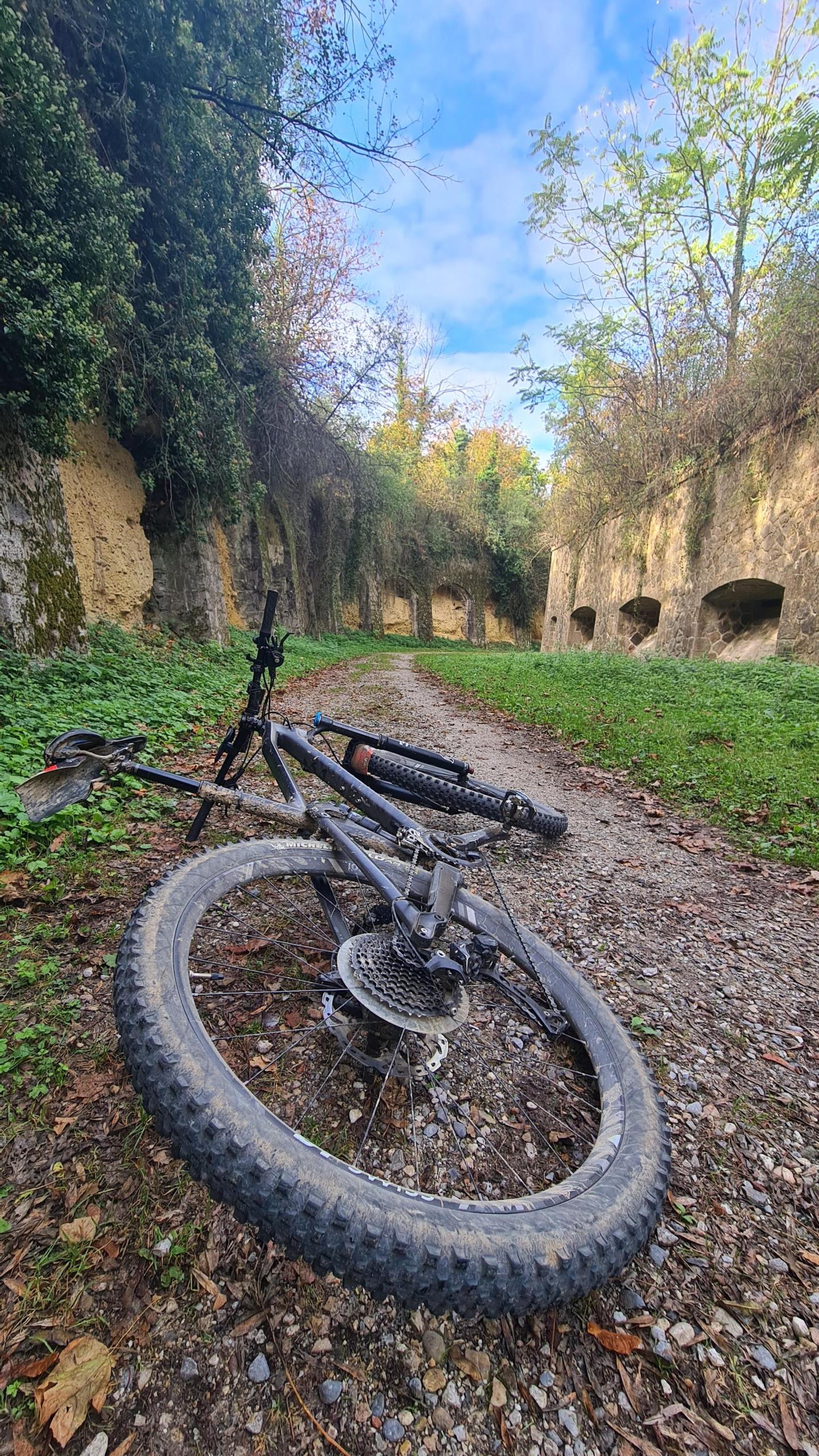 La Métropole de Lyon par les forts - Sur les traces du GR169