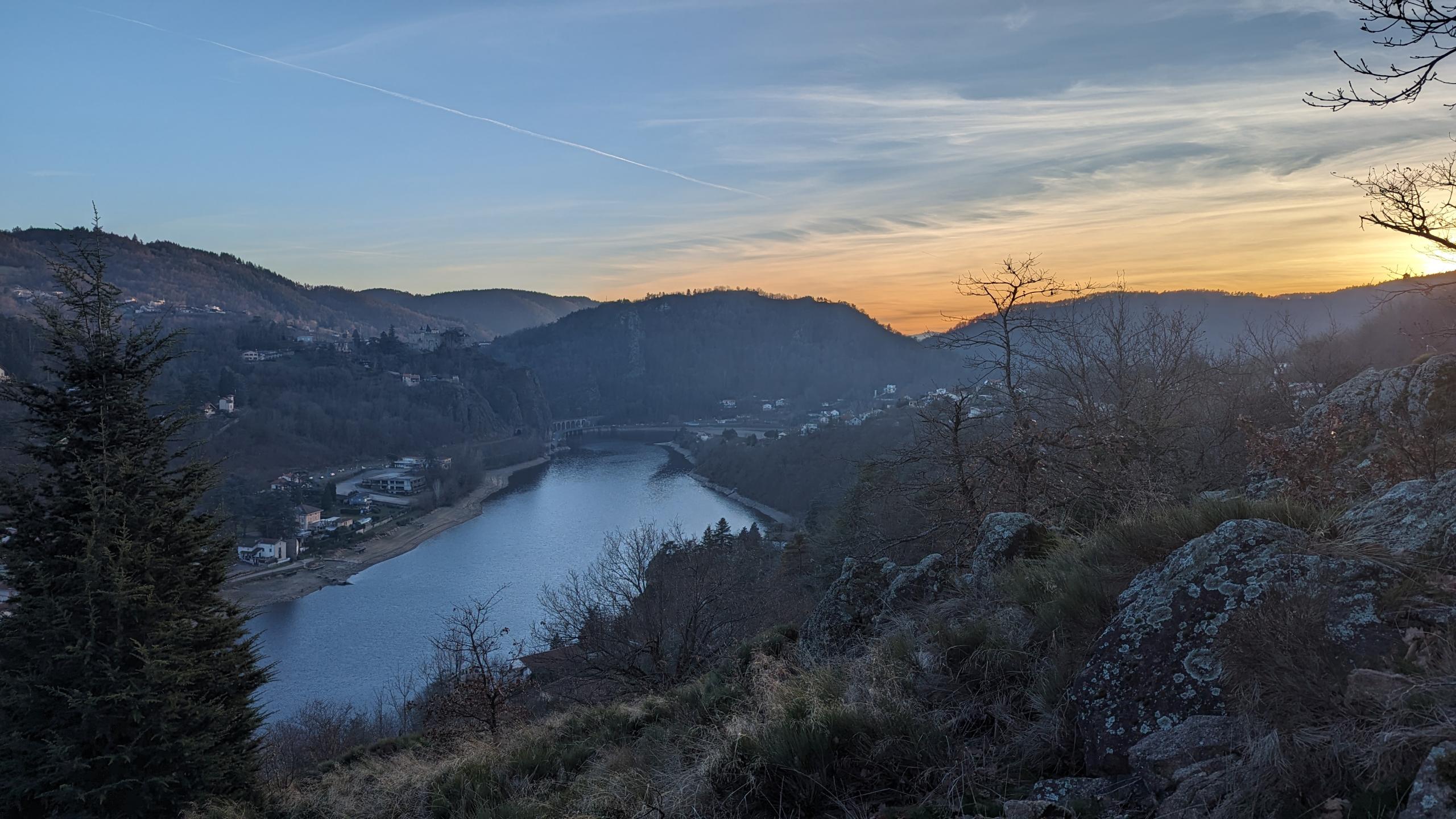 Autour du barrage de Grangent depuis Le Pertuiset