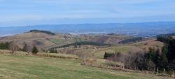 Vue sur la plaine de la Loire et la ville de Roanne et son agglomération