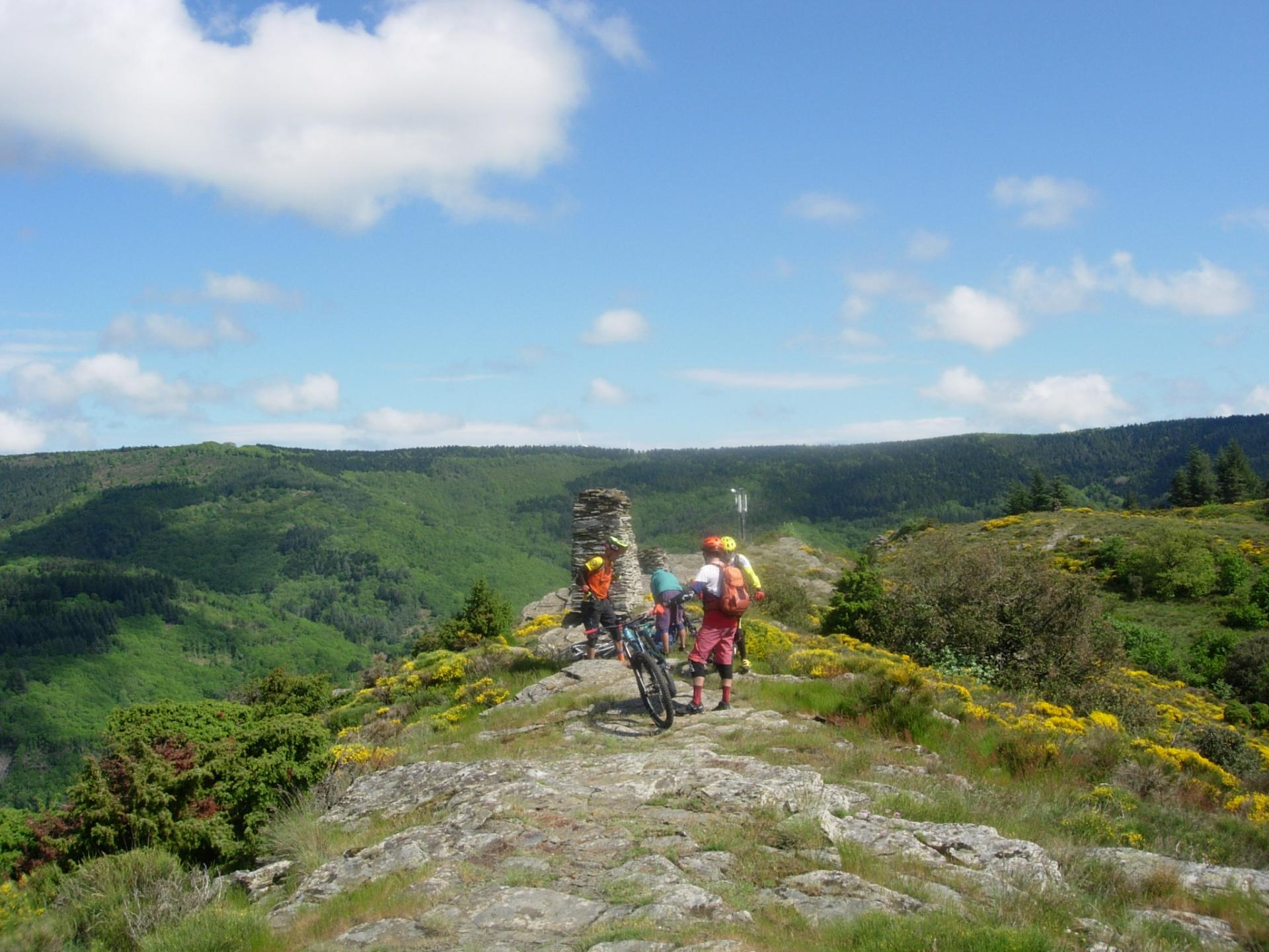 Cinq descentes enduro à Citou