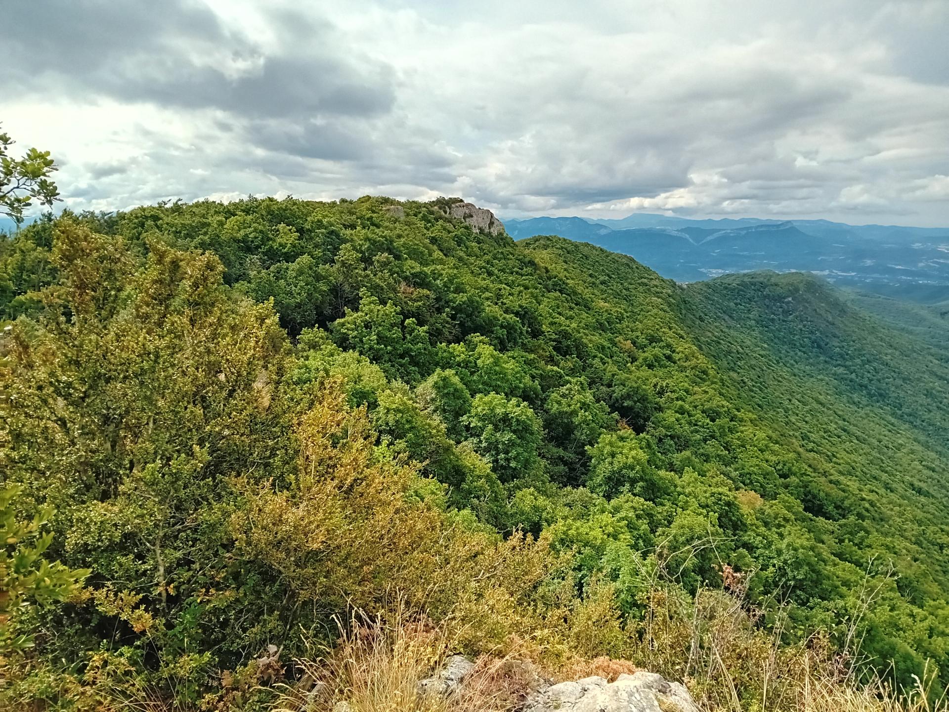 Crêtes de la Raye et contreforts du Vercors côté sud