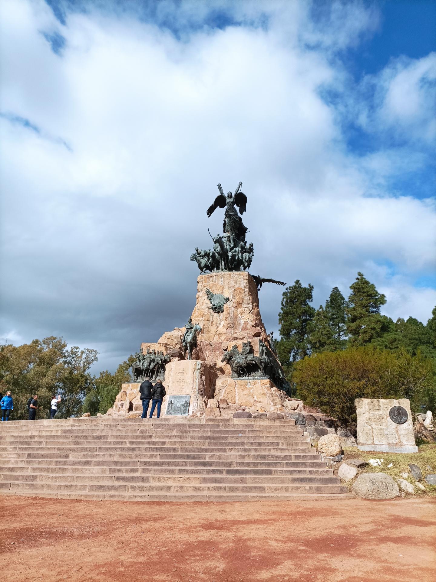 Cerros San Gloria & Lloron