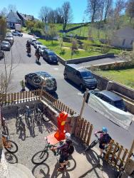 Nasbinals, Aubrac Electro Vélo, la cour