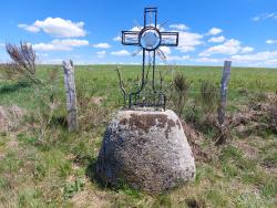 Croix sur granit