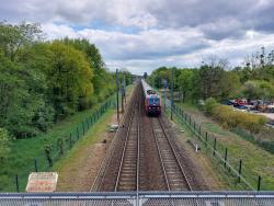 Train sur la voie ferrée
