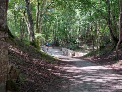 Cyclistes sur le pont du Cosson