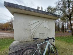Entrée dans le parc fédéral d'équitation (chicane, passage à pied)
