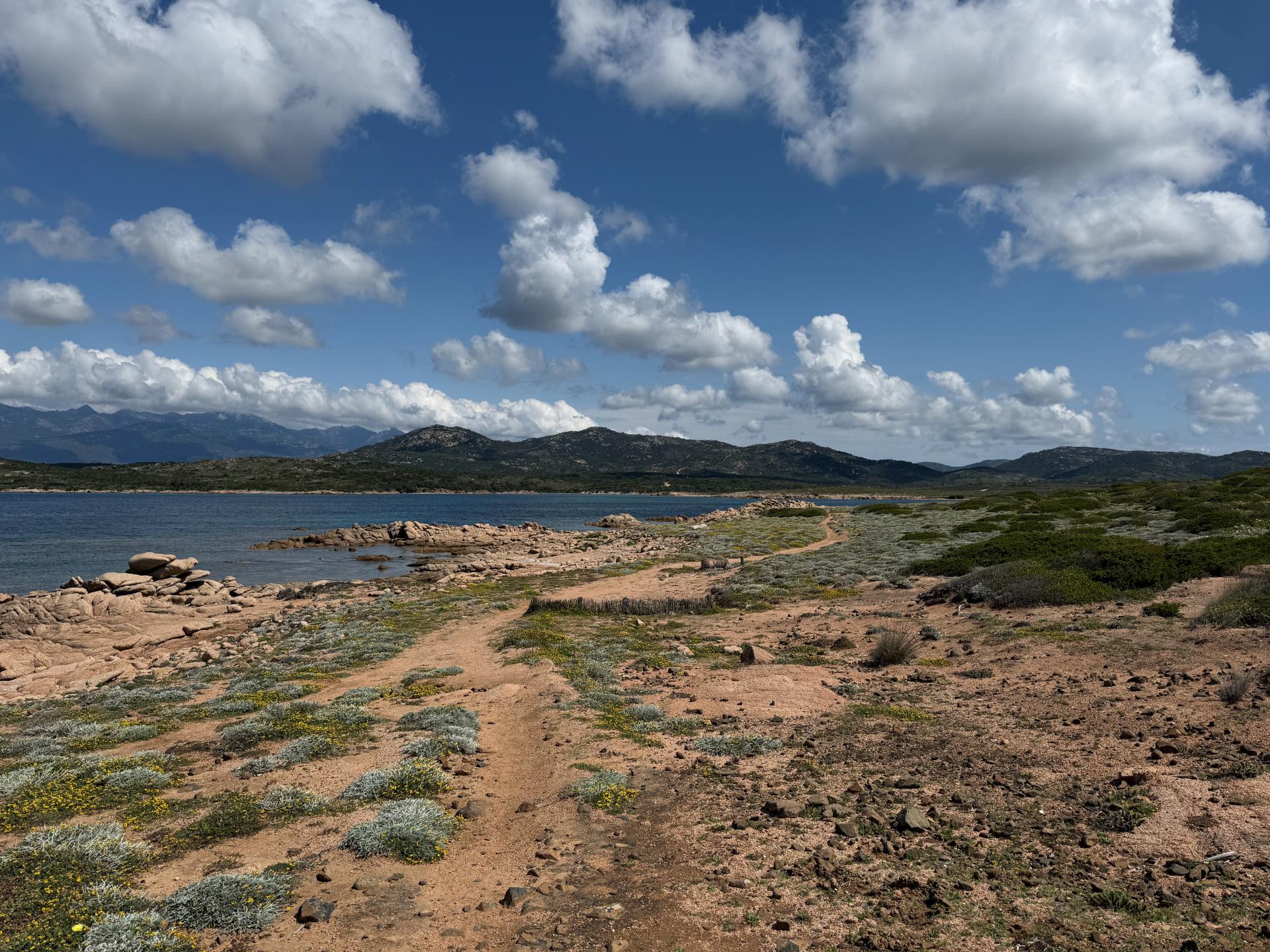 La Tonnara et les environs de Figari