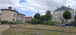 Vézelin, tour et château