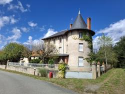 Dagues, petit château
