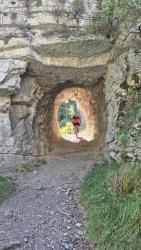 Tunnel dans la gorge du Riou