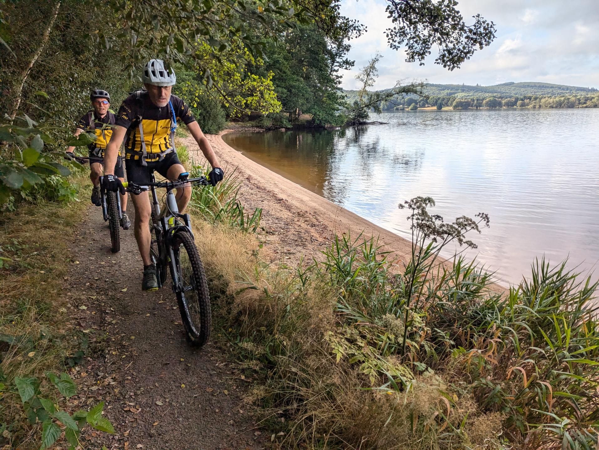 GéRéVé9 - Petite montagne, belle forêt et grand lac