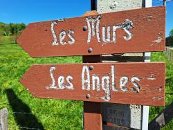 Les Murs et Les Angles