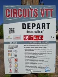 Départ des circuits VTT-FFCT, route de Pont-Trambouze