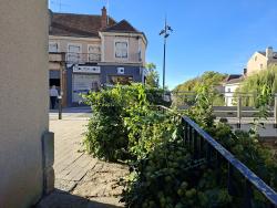 Paray-le-Monial, passage étroit là et après