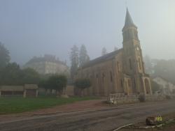Lugny-lès-Charolles, l'église et le château