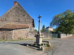 Beaubery, croix