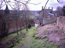 Descente du village de Noyant-Et-Aconin