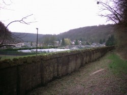 Le long de l'hôpital de Prémontré