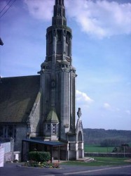 30 - Laon 80 km - Eglise art-déco de Martigny-Courpierre