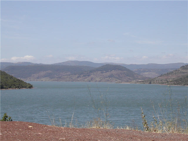 Autour du lac du Salagou