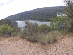 VUE SUR LE LAC DE CARCES