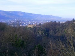 Chateau de Montledier sur fond de Mazamet