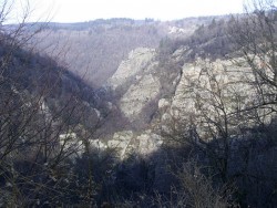 Rochers d'escalade accessibles après le Banquet (Voir OPTION) (D53)