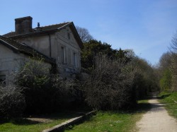 Gare de Mandres les Roses