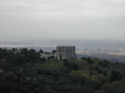 En descendant sur l'abbaye Félix de Montceau